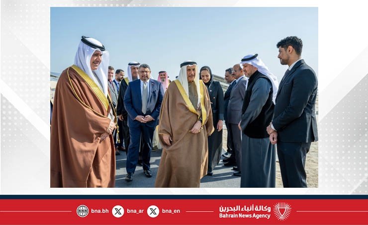 تدعم مسار تحول الطاقة في مملكة البحرين وتضيف 100 ميجاوات إلى منظومة الكهرباء.. نائب رئيس مجلس الوزراء يضع حجر الأساس لمحطة الدور لإنتاج الكهرباء بالطاقة الشمسية